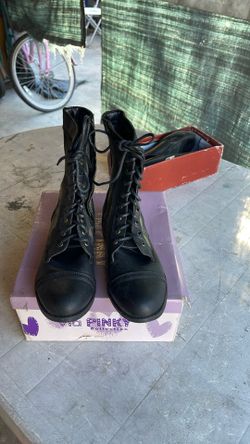 Army boots woman size 8 