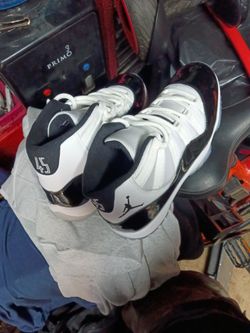 Size 10.5 2018 Jordan 11 concord