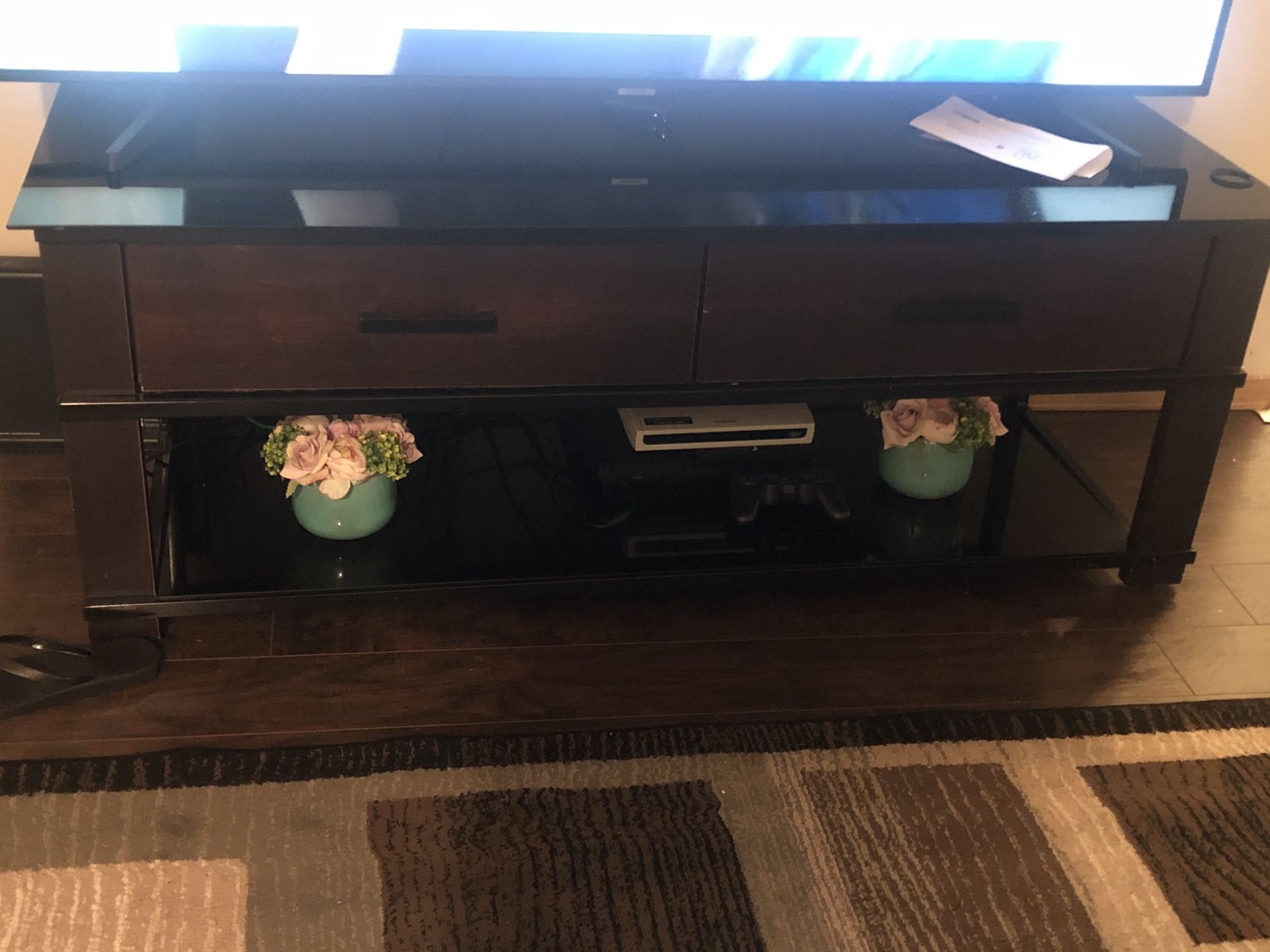 Tv desk