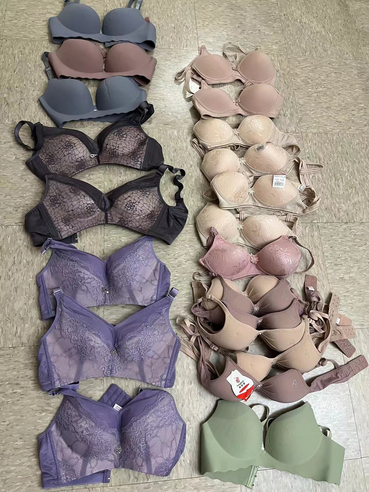 Different Size Bras! Most Are Brand New.