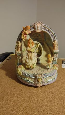 Animated music box plays music box dancer