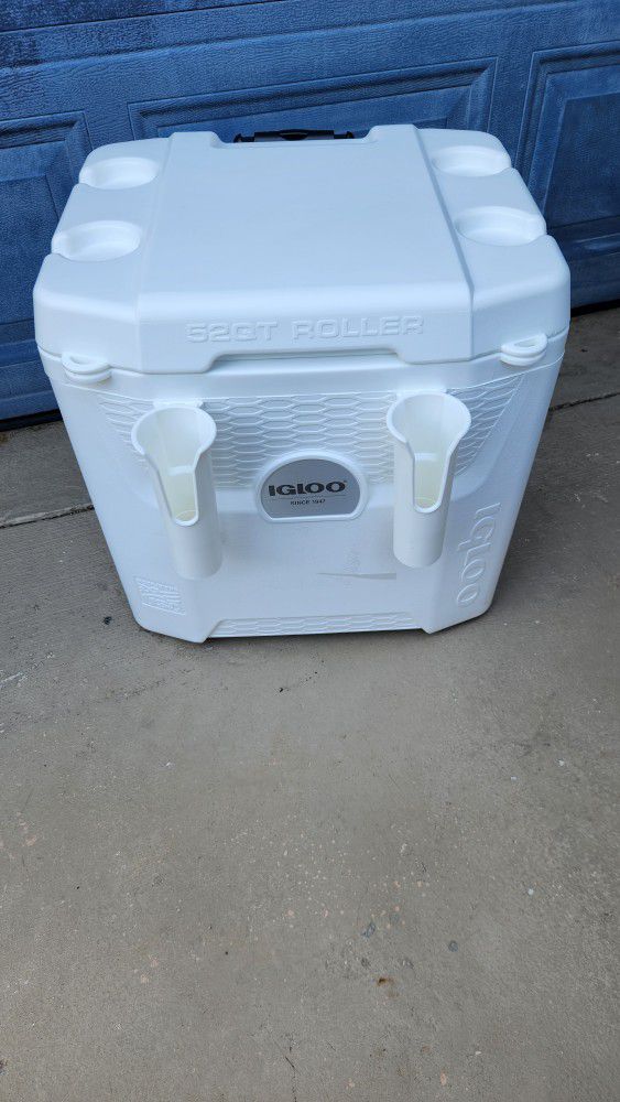 Cooler with Wheels - NEW