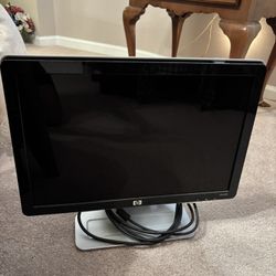 HP 19” Monitor  With Cords 