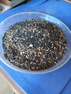 15 Lb Of Black And White Gravel