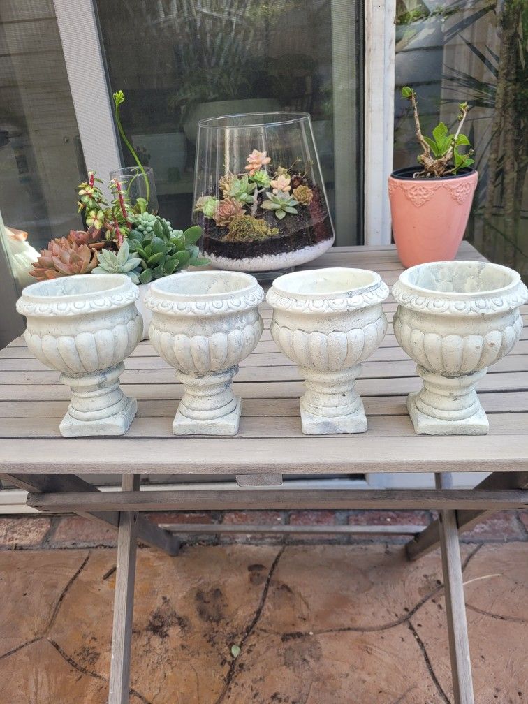 4 Mini Pedestal Planters Set Or Candel holders