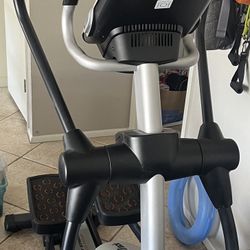 NordicTrack e9.5i Elliptical Machine