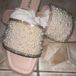 Brand New Sandals Size 5 1/2 Fits a Size 6