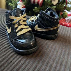 2010 Nike Air Jordan Retro 1 Patent Leather Gold Size 6 Children, Not Supreme, Off White, Travis Scott, Union