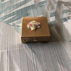 Vtg Goldtone Pill/Jewelry Box With Flower - 1.5” X 1.5”