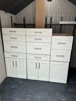 Cabinets & countertops