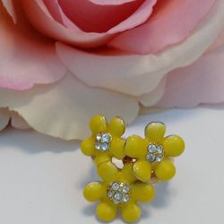 Flower Ring Gold Tone Size 6