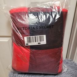 Brand New Victoria's Secret Pink VS Black Red Sherpa Blanket $58.00