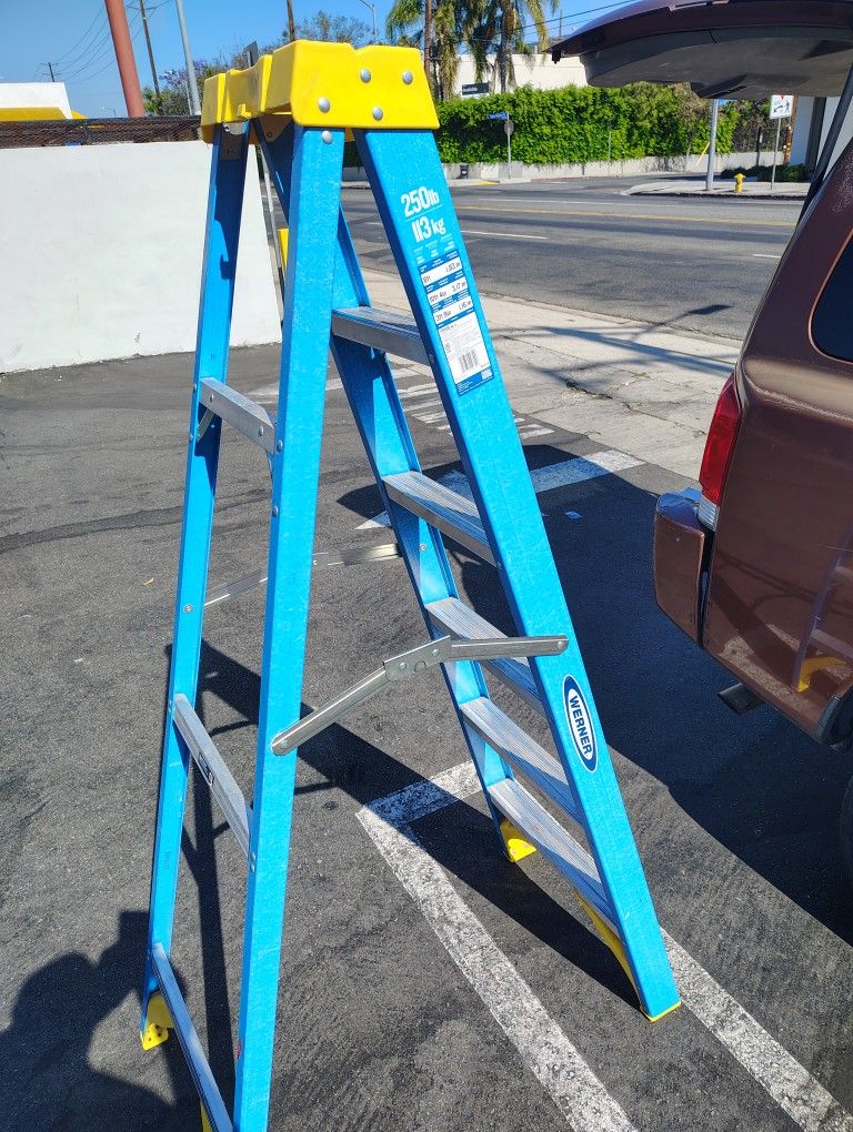 Werner 250 Lb Ladder New Condition