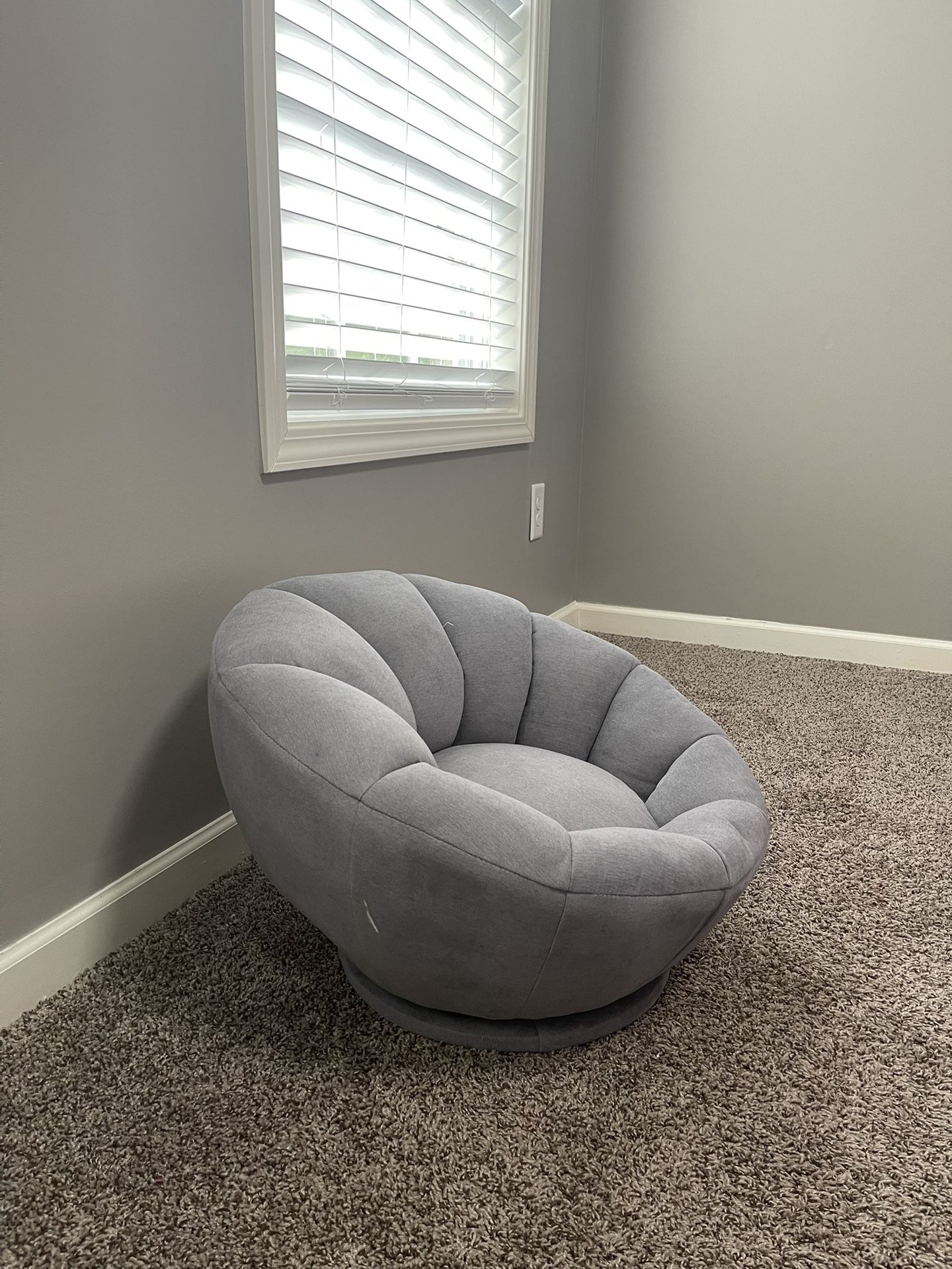 Tulip Kids’ Chair - Pillowfort Brand 