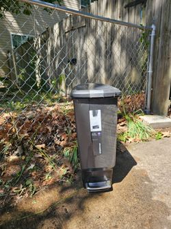 Trash can