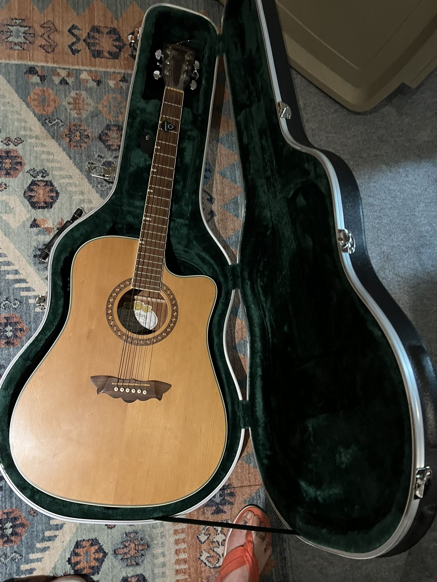 Used Washburn WD10SCE Natural Acoustic Electric Guitar