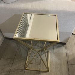 For Sale Coffee Table And To End Tables 