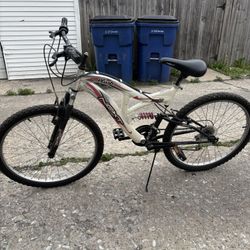 Girls Next Plush mountain/comfort Bike For Riders 4’3”-5’9”