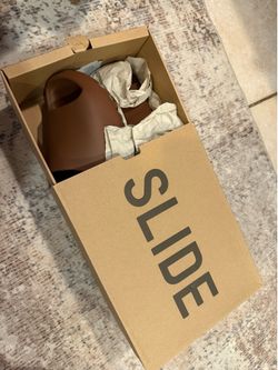 Yeezy Slide Flax size 10 brand new