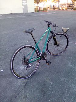 SPECIALIZED ARIEL NAVY GREEN ROAD BIKE