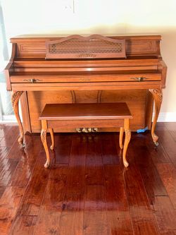 1982  Made in the USA Currier console Piano