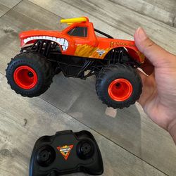 Monster Jam, Official El Toro Loco Remote Control Monster Truck for Boys and Girls, 1:24 Scale, 2.4 GHz, Kids Toys for Ages 4 and Up