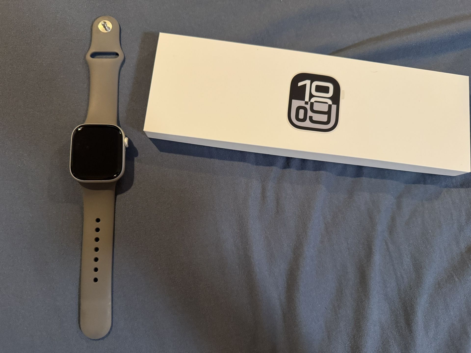Apple Watch Series 10 42mm Silver Aluminum GPS