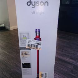 Dyson V8 Origin Cordless Vacuum Red