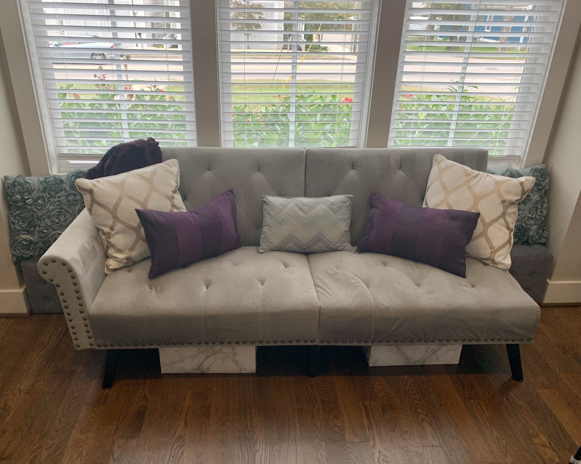 Grey Tufted Couch / Futon Bed for Sale in Nashville, TN OfferUp
