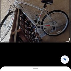 200 is an Ozone 500 Silver Canyon 26-inch mountain bike. 
Model: Silver Canyon
Wheel Size: 26 inches
Type: Mountain Bike / Hybrid
Historical Note: Som