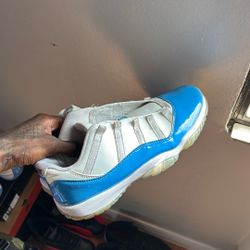 Unc Jordan 11’s