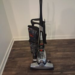 Kirby Avilar Upright Vacuum