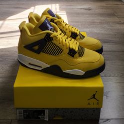 Lightning Jordan 4 Sz10.5