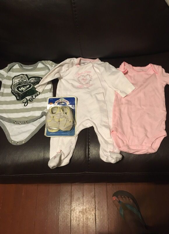 Baby girl in sizes 0-3 and 3-6 months