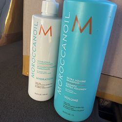 Moroccanoil Moisture Repair Shampoo and a conditioner of your choice