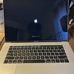 MacBook Pro (15-inch Silver, 2019) 