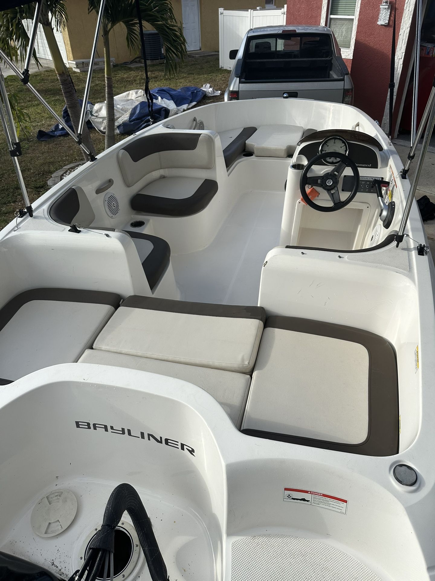 2019 merkury 60hp Bayliner Element e16