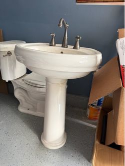 Pedestal sink