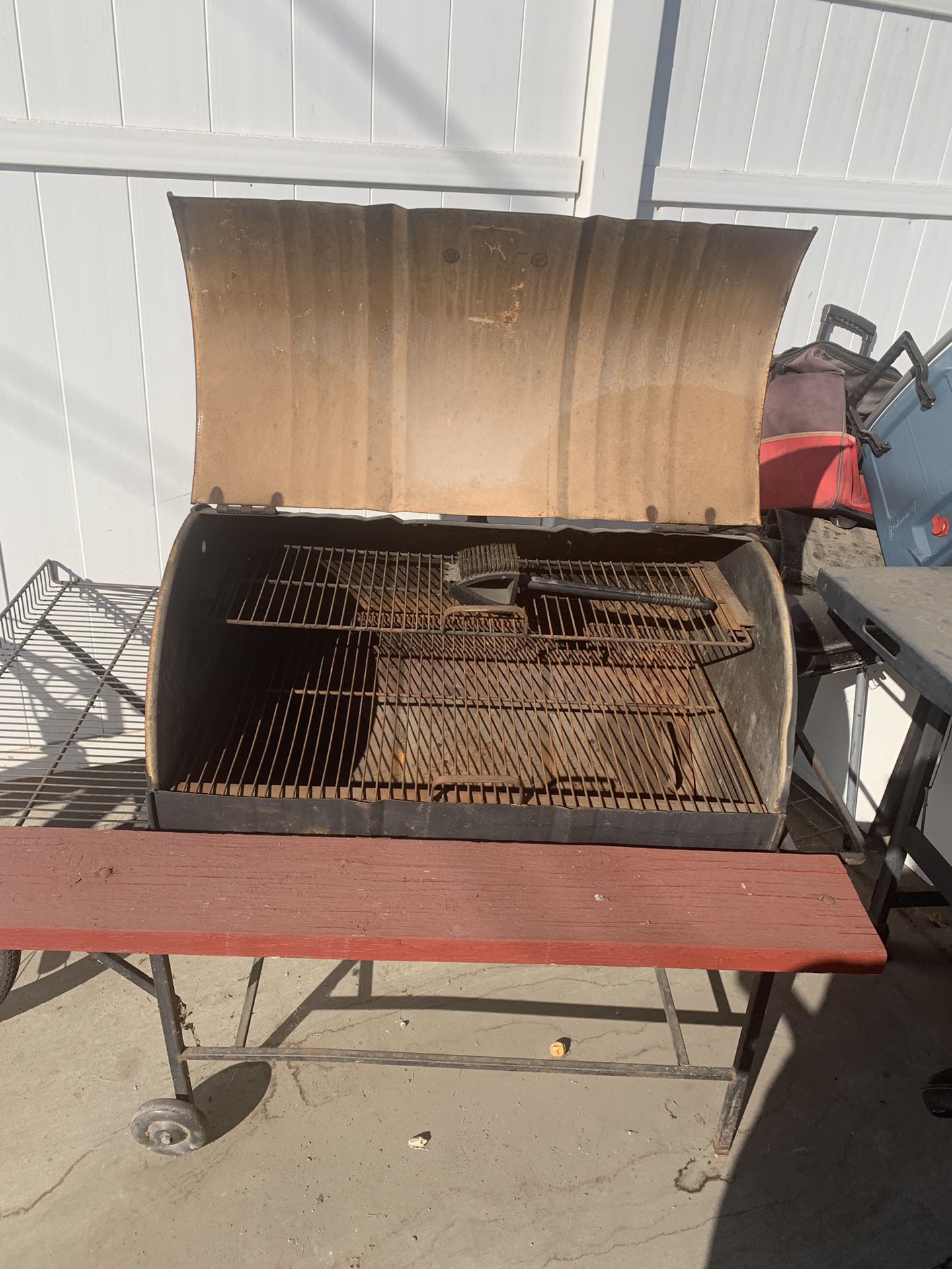 Large bbq grill in good condition asking 85