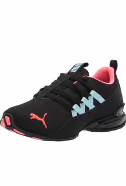 PUMA womens Riaze Prowl Cross Trainer Size 9 (New In Box)never Been Worn