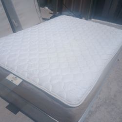 Full Size Mattress And Box Spring 