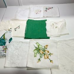  handkerchiefs  Lot of 11 vintage linen lace embroidered handkerchiefs hankies white