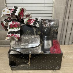 Women’s Bath & Bodyworks Gift Basket