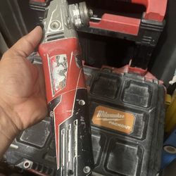 MILWAUKEE GRINDER DE VELOCIDADES 