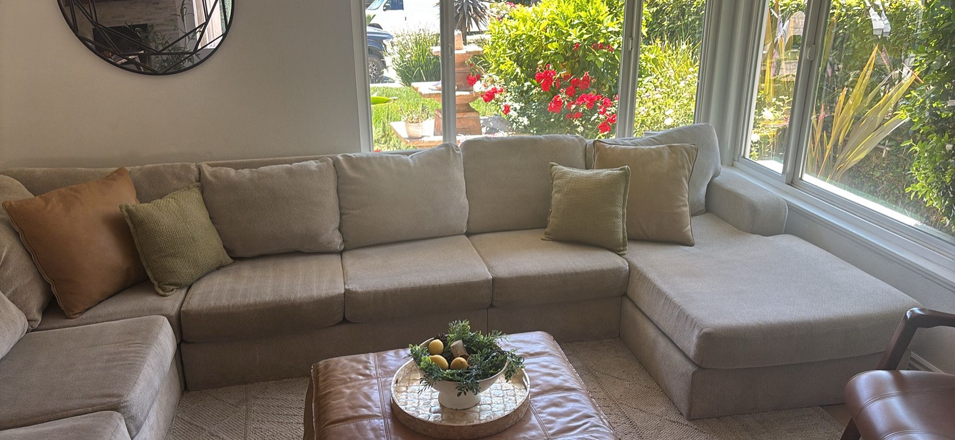 Sectional Sofa With Chaise