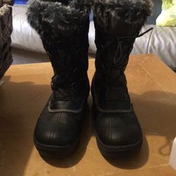 Women’s Rugged Outback Winter Boots 