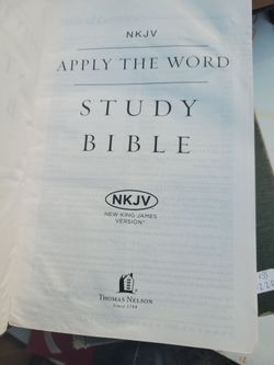 Used NKJV APPLY THE WORD STUDY BIBLE NKJV NEW KING JAMES VERSION. h2cl &KAW