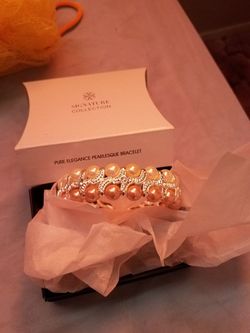 pearl bracelet
