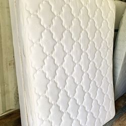 Queen Mattress And Box Spring 