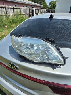 2010 corolla headlight